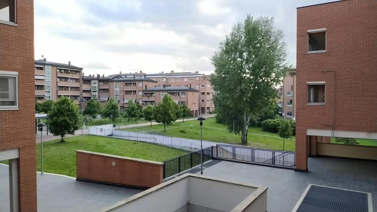 アパート Parri 33 Bologna Fiera 4+1 Guest Parking On Demandアパートメント イタリア