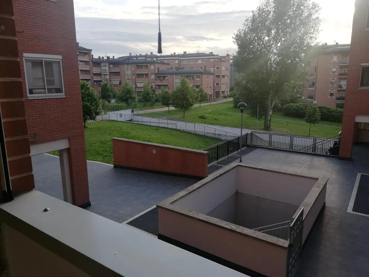 Parri 33 Bologna Fiera 4+1 Guest Parking On Demandアパートメント 0*,  イタリア