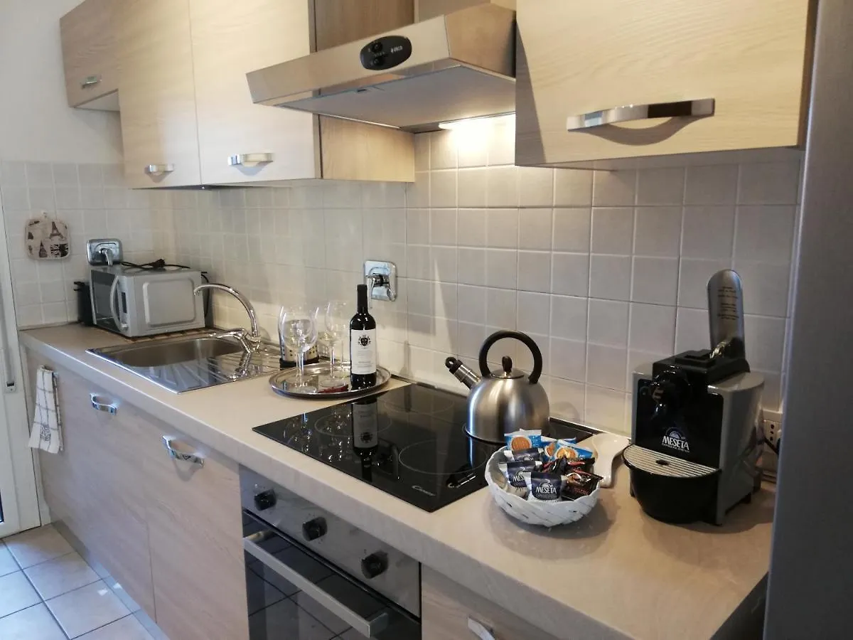 Parri 33 Bologna Fiera 4+1 Guest Parking On Demand Apartment Italy