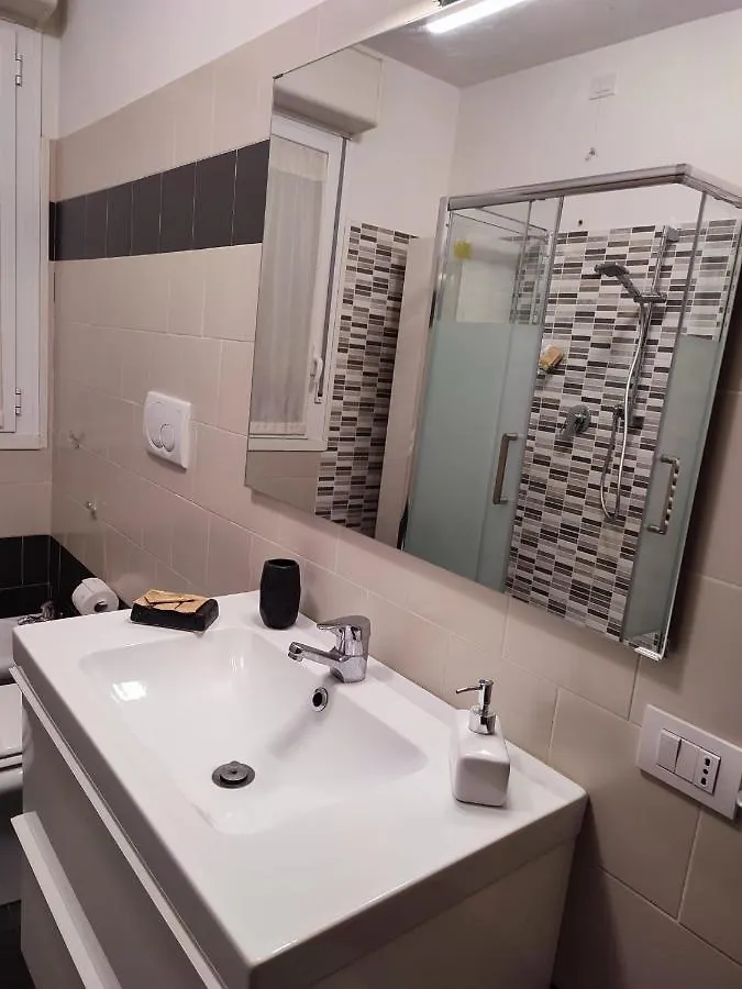 Parri 33 Bologna Fiera 4+1 Guest Parking On Demand Apartment