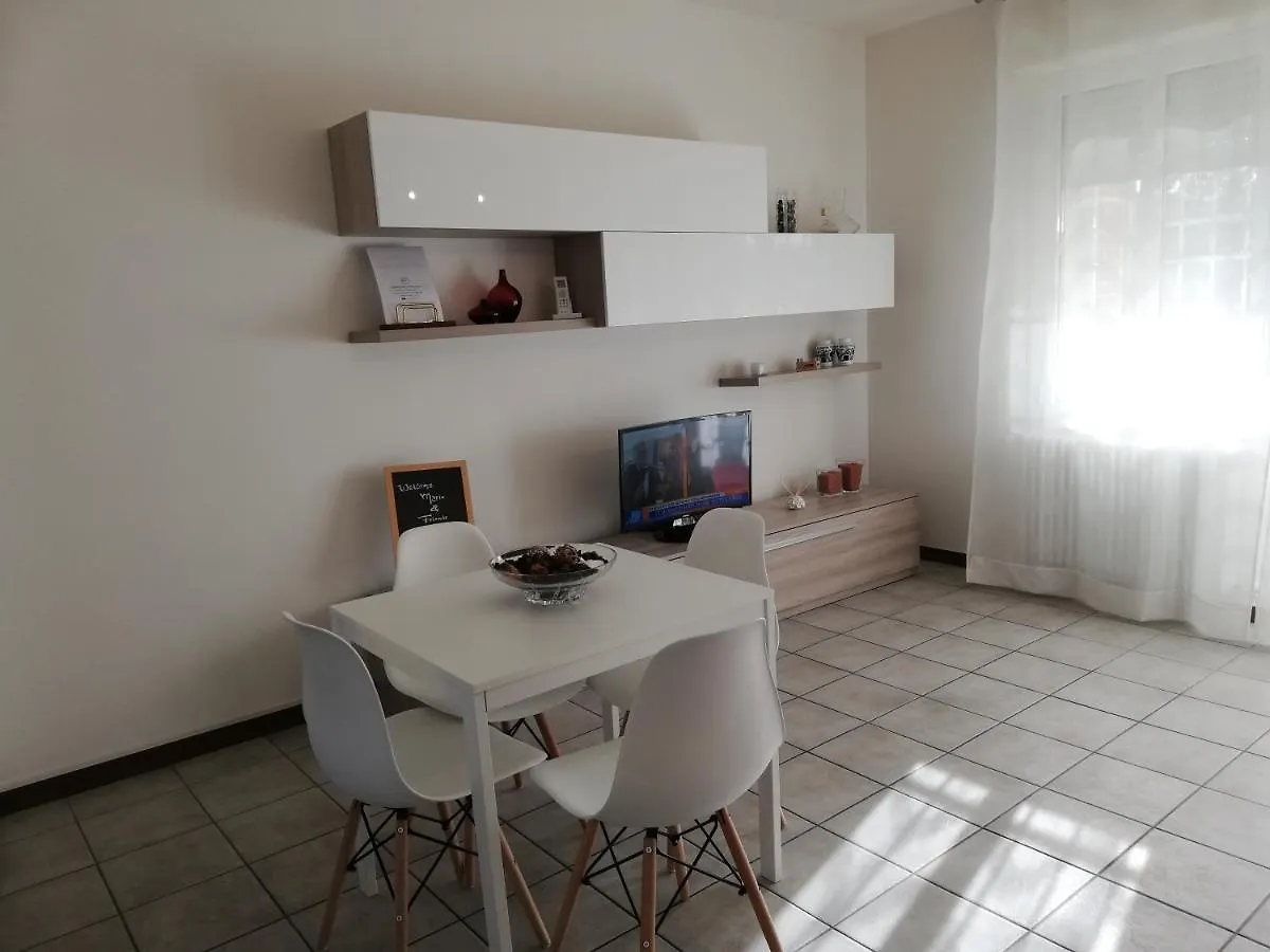Parri 33 Bologna Fiera 4+1 Guest Parking On Demand Apartment