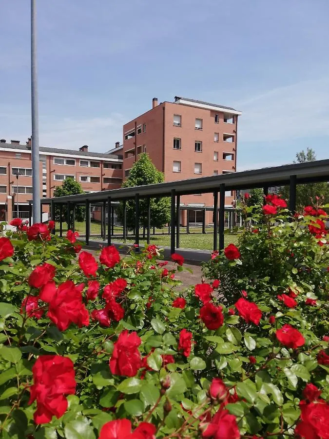 Parri 33 Bologna Fiera 4+1 Guest Parking On Demand Apartment 0*,  Italy