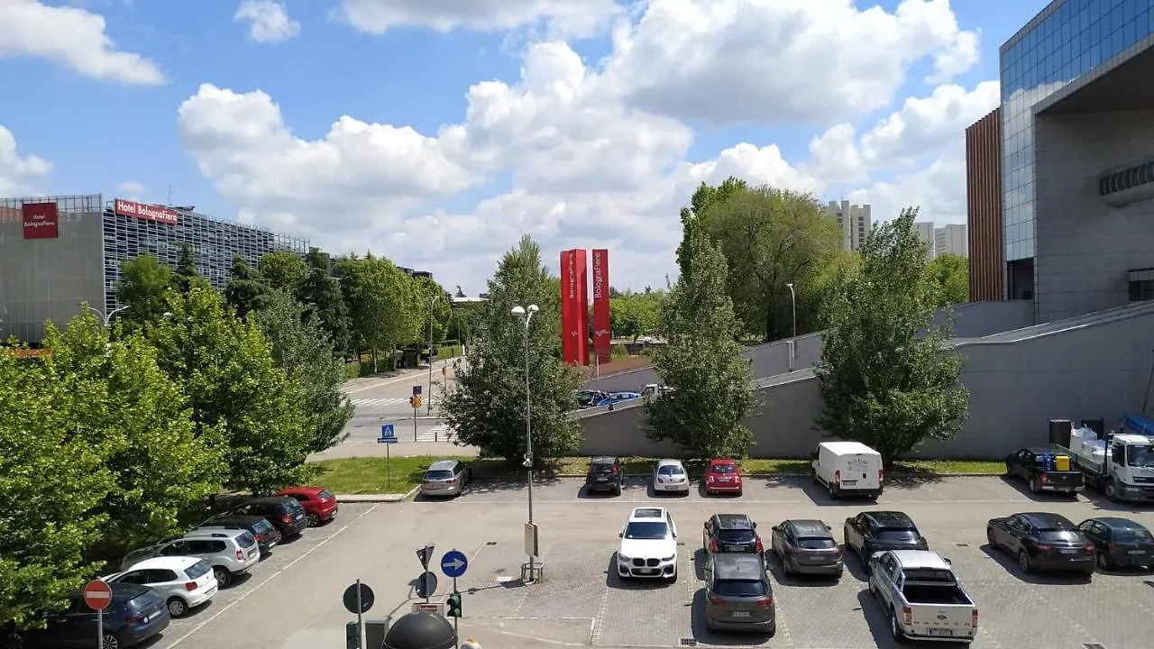 Parri 33 Bologna Fiera 4+1 Guest Parking On Demand Appartement